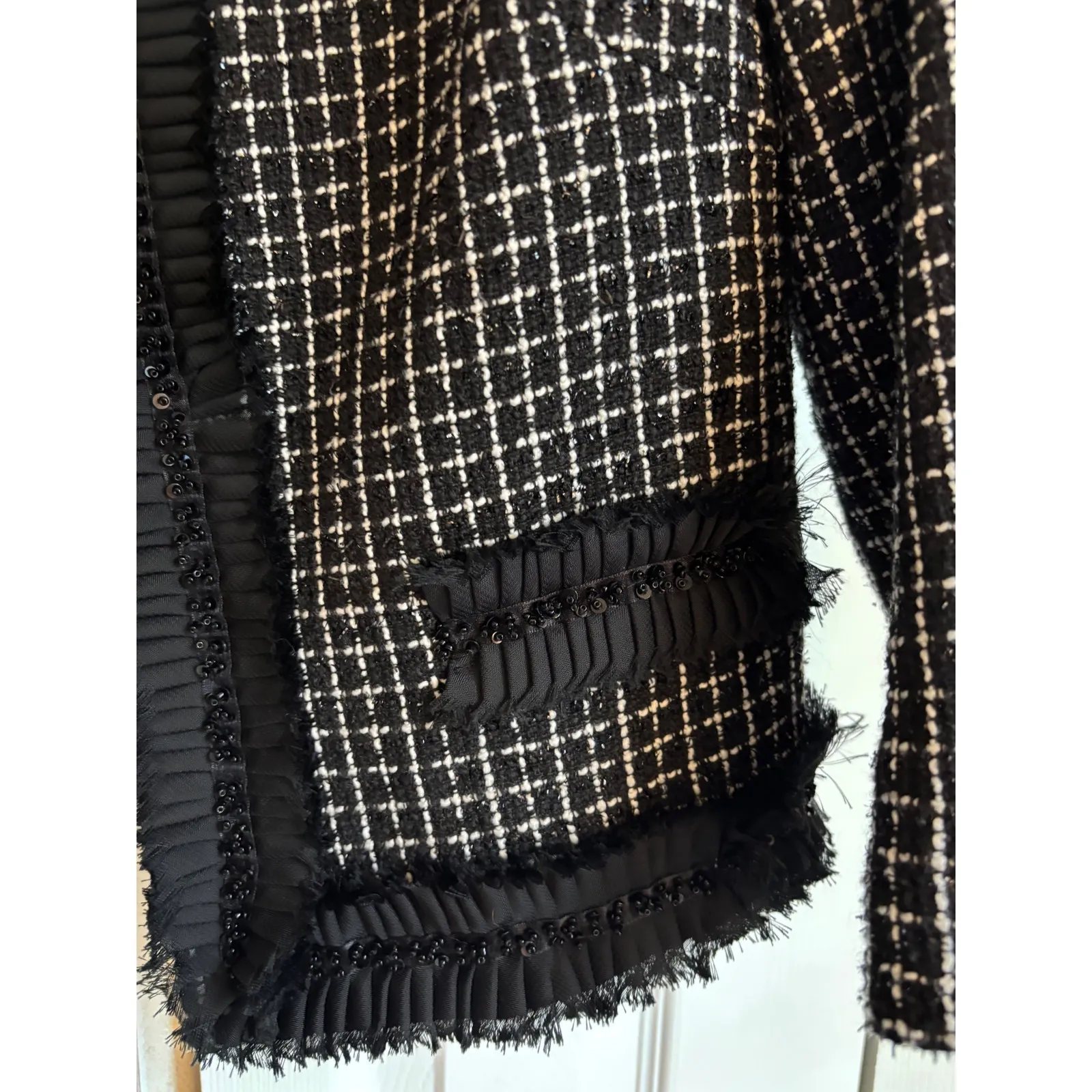 Forever 21 Black & White Tweed Ruffle-Trim Jacket Size Medium – Gorgeous Details - Image 7