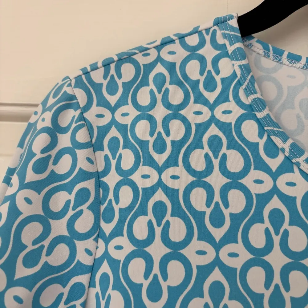 J. McLaughlin Catalina Cloth Shirt Signature Tee Blue Patterned Top Size Small - Image 3