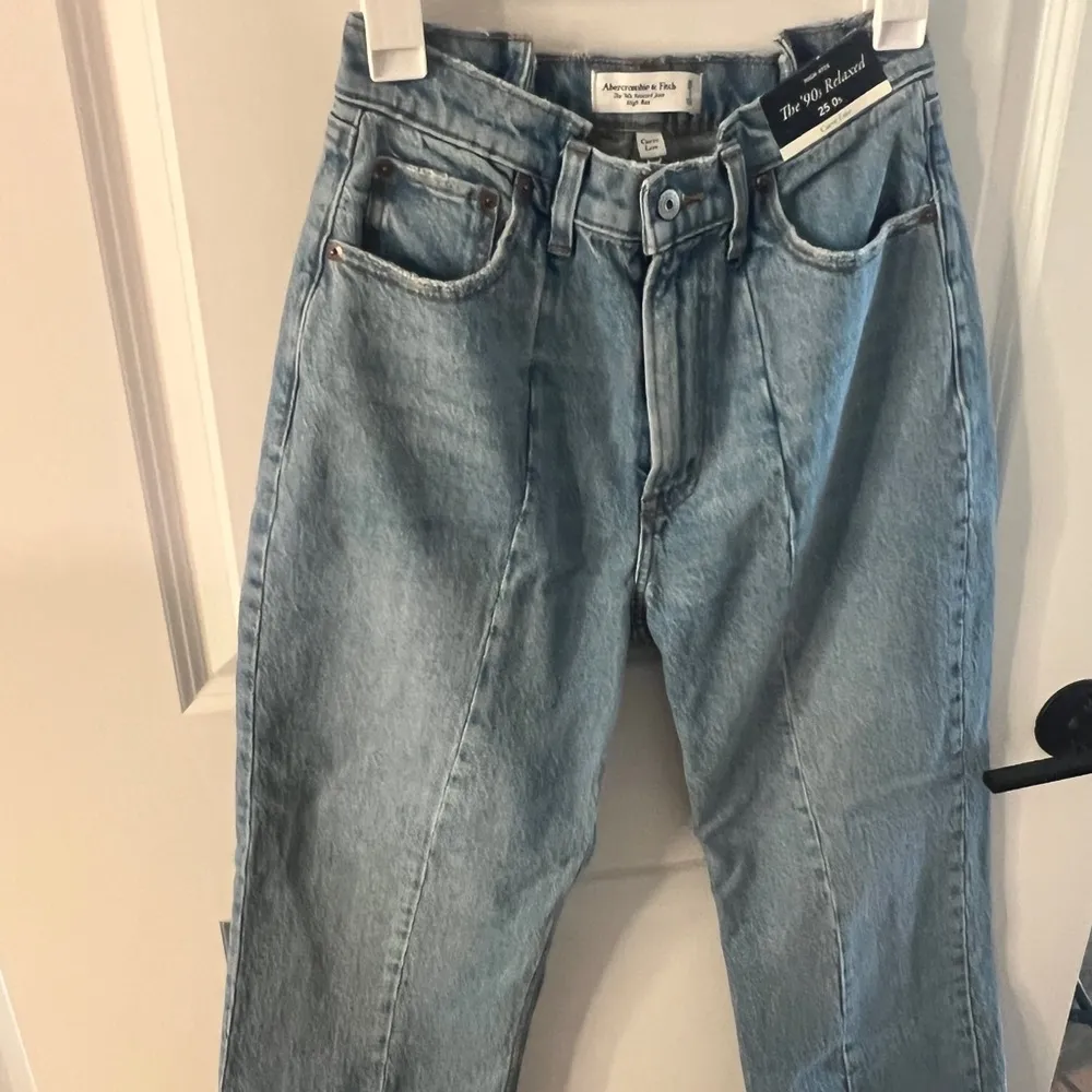 Abercrombie and Fitch High Rise 90’s Relaxed Jeans - Image 2