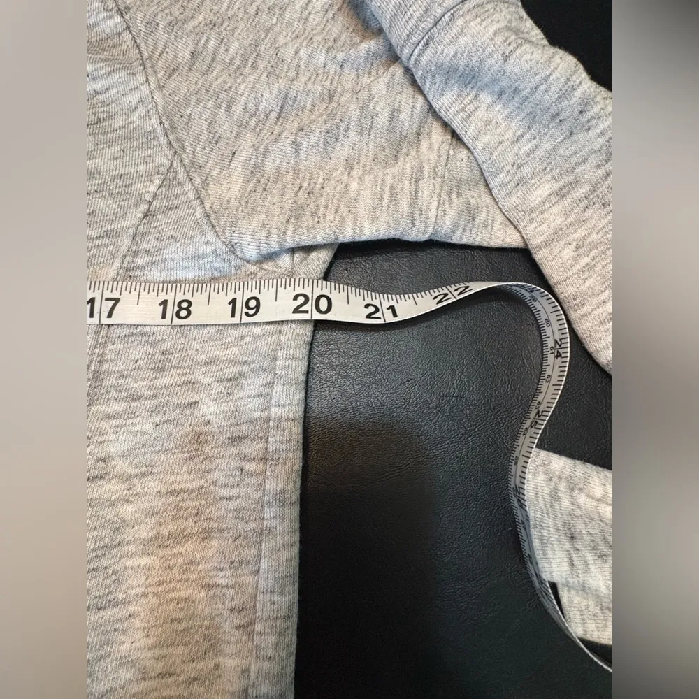 Madewell Heather Gray Knit Top size Small - Image 11