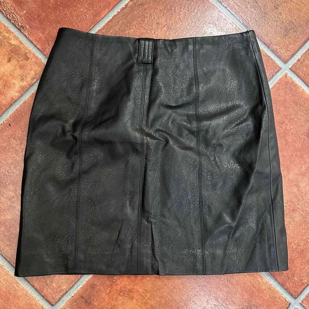 NWT Urban Outfitters Black Vegan Leather Mini Skirt Size Small - Image 7