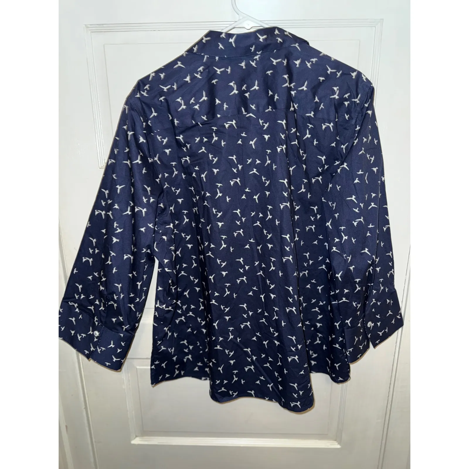 Foxcroft Womens size XXL Navy Blue White Bird Print Button Down Easy Care Shirt - Image 2