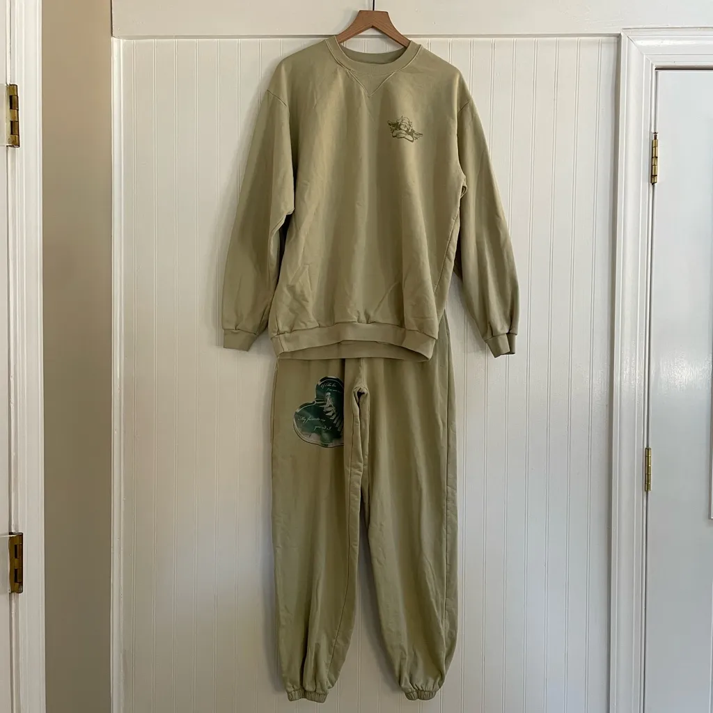 BOYS LIE Of All The Lies Sweatshirt + Sweatpants Outfit Set in Urban Olive O/S S - Image 12