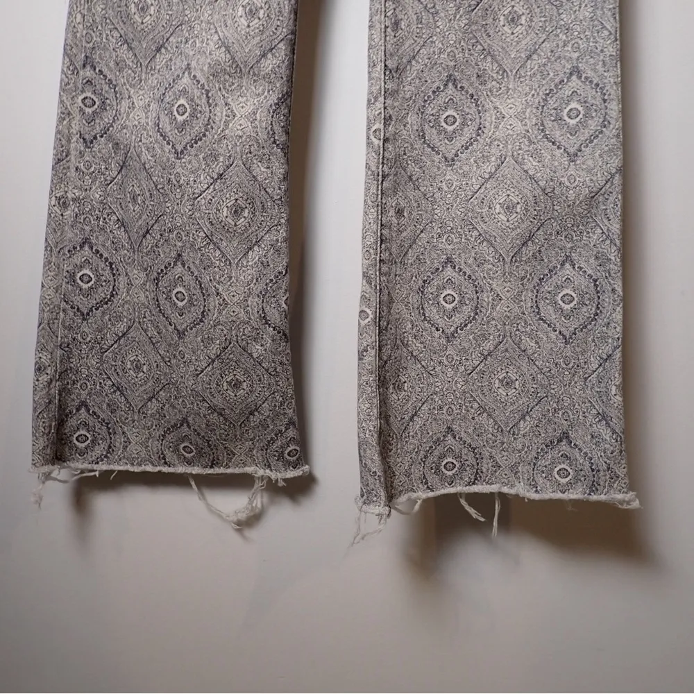 Angry Rabbit Design Print Raw Hem Flare Leg Denim Color Jeans size 29/9 - Image 5