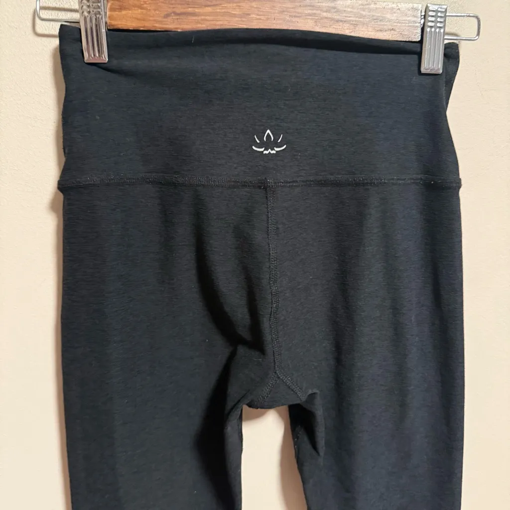 Beyond Yoga Spacedye Cropped Legging Black Grey High Waisted- Size Small - Image 2
