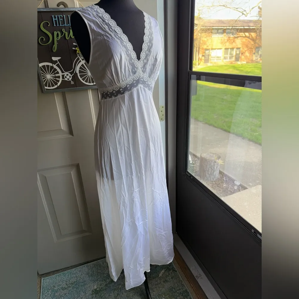 Vintage 70/80s Pinehurt Lingerie bridal maxi lace peignoir robe set, size medium White - Image 2