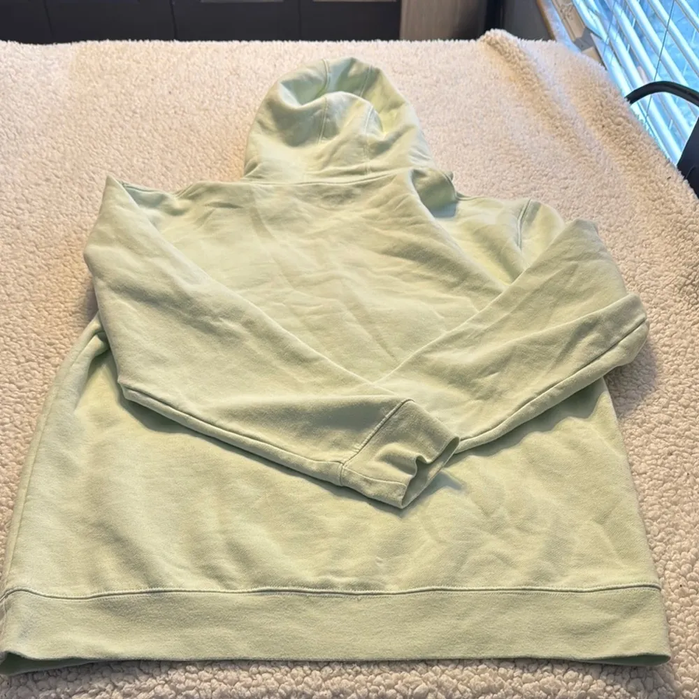kNj Peace Out Light Green Hoodie Size L - Image 4
