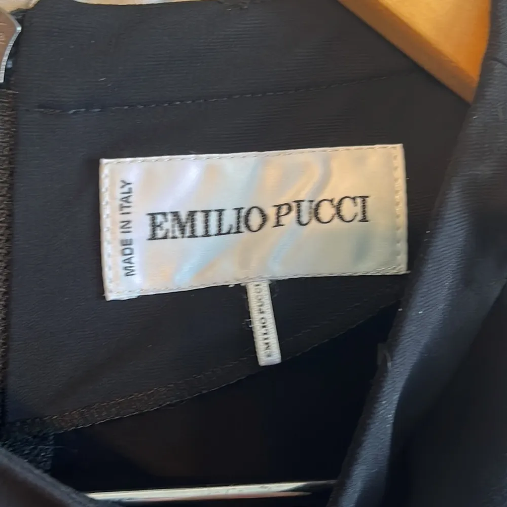 Emilio Pucci Short sleeve Ruffle hem Zip Back Shift Dress Made in Italy - Image 4