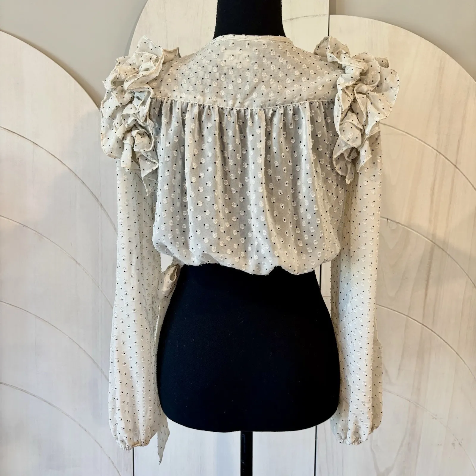 VICI Size XS Cream Polka Dot Chiffon Ruffle Shoulder Wrap Blouse Cropped Unique - Image 7