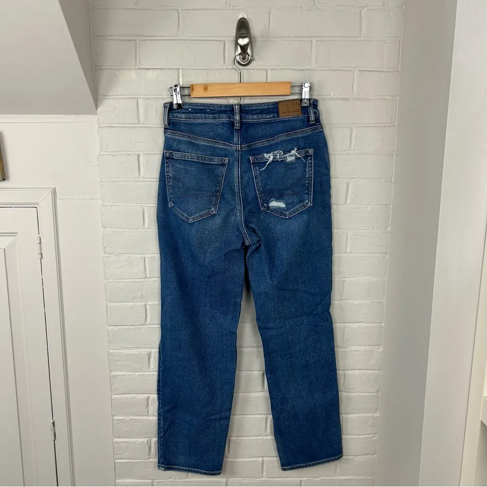 American Eagle High Rise Mom Straight Distressed Jeans Size 6 - Image 11
