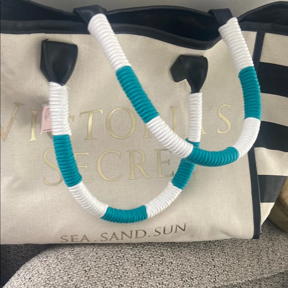 VICTORIAS SECRET CANVAS TOTE WEEKENDER GYM BEACH BAG WHITE BLACK ROPE HANDLE NWT - Image 9