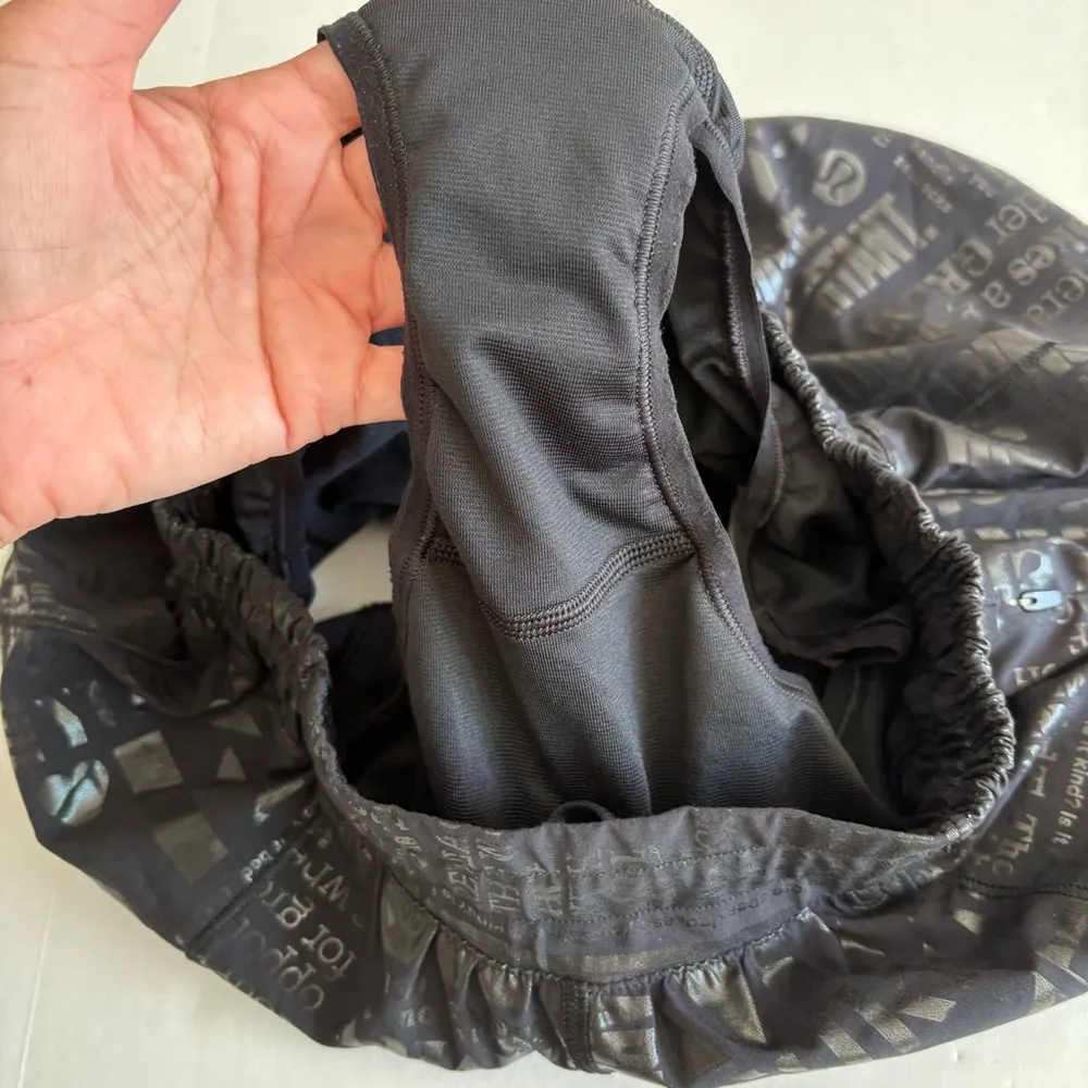 Lululemon Hotty Hot Short II *Tall 4" Manifesto
20YR Manifesto foil black/Black Black - Image 5