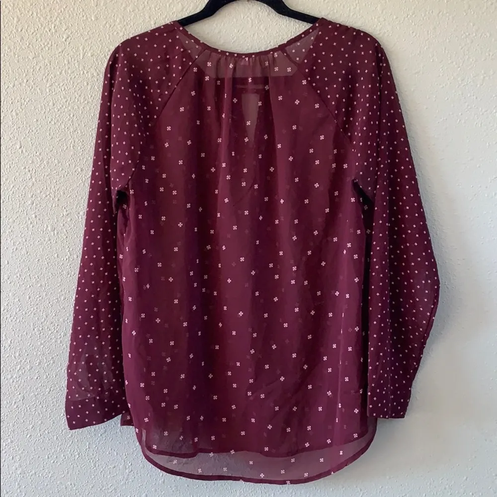 Old Navy sheer sz M long sleeve burgundy popover - Image 6