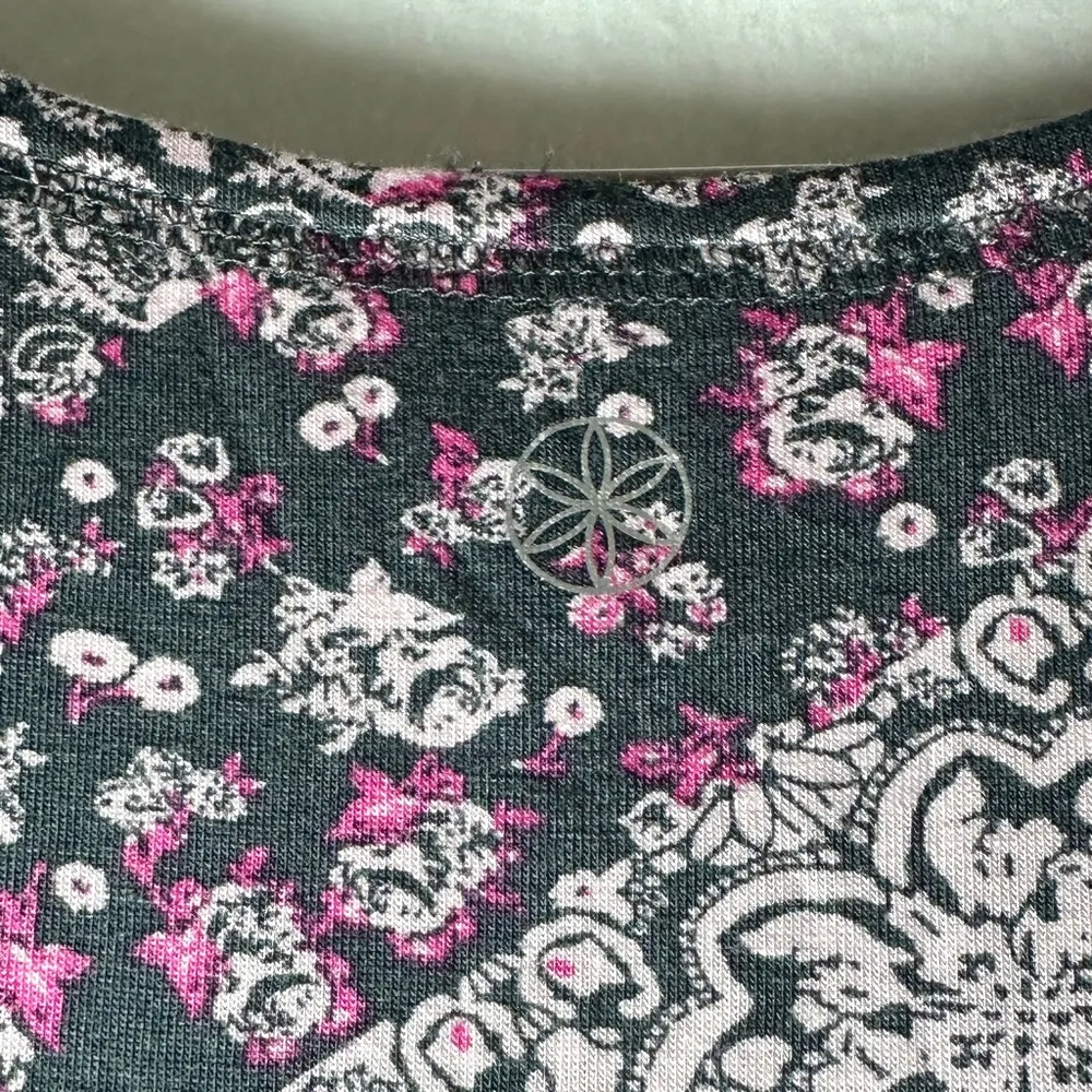 Gaiam Reversible Dress Small Pink Gray Tank V Neck Sleeveless Yoga New - Image 4