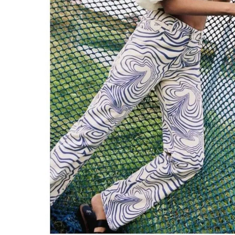 Zara Women’s Swirl Jeans Size 0 Blue White Pants Straight Leg - Image 9