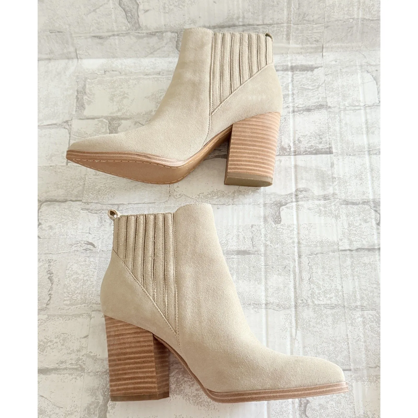 Marc Fisher LTD Alva Pointy Toe Cream Suede Block Heel Bootie Luxe Sz 8M - Image 5