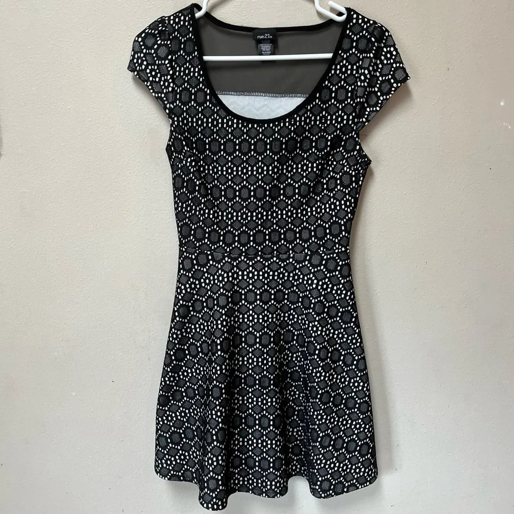 Rue21 Women’s Black White Crotchet Diamond Print Part Summer Mini Dress Small - Image 13