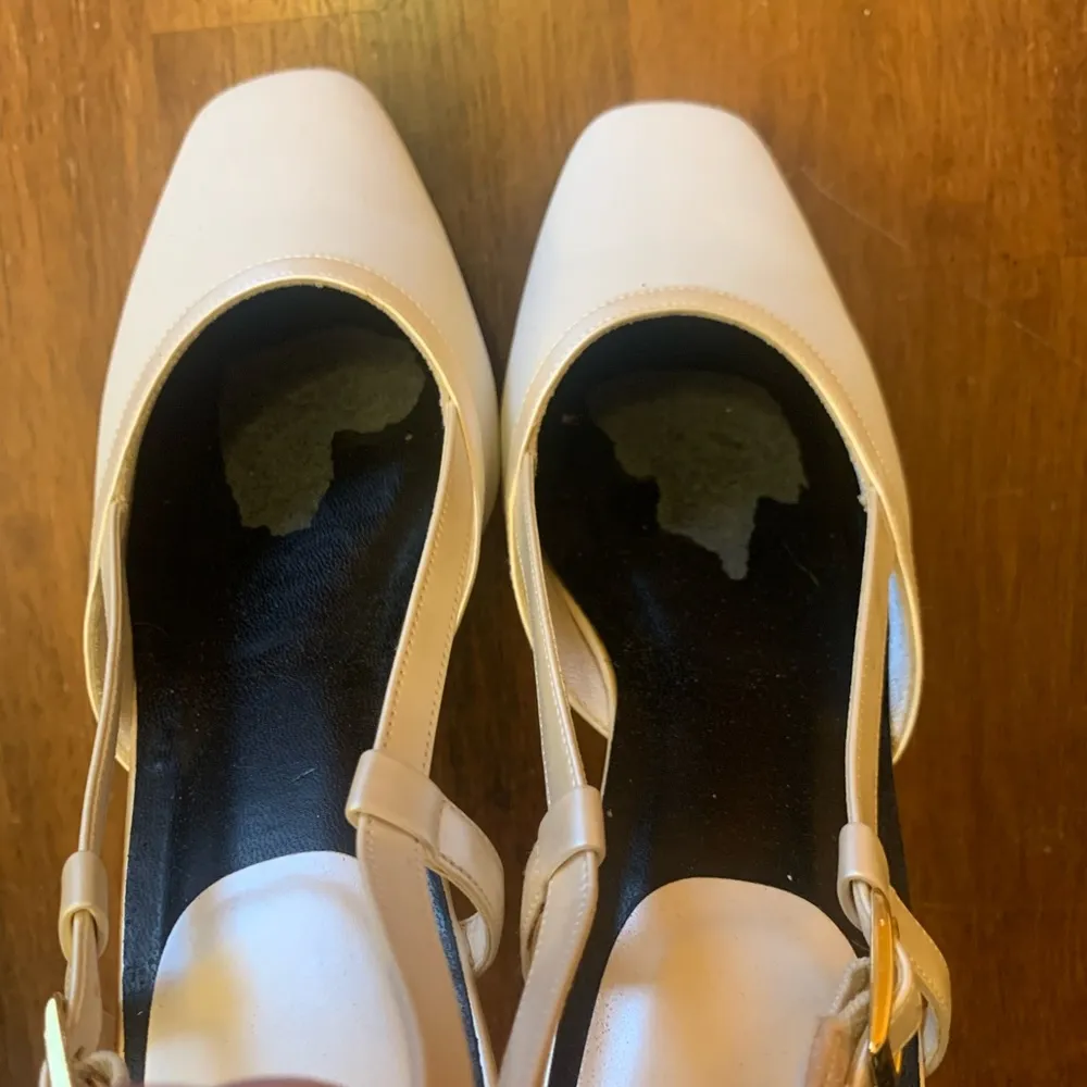 Life Stride  Pumps 8 Judith Vanilla Devill Slingback with Buckle Strap Square toe - Image 4