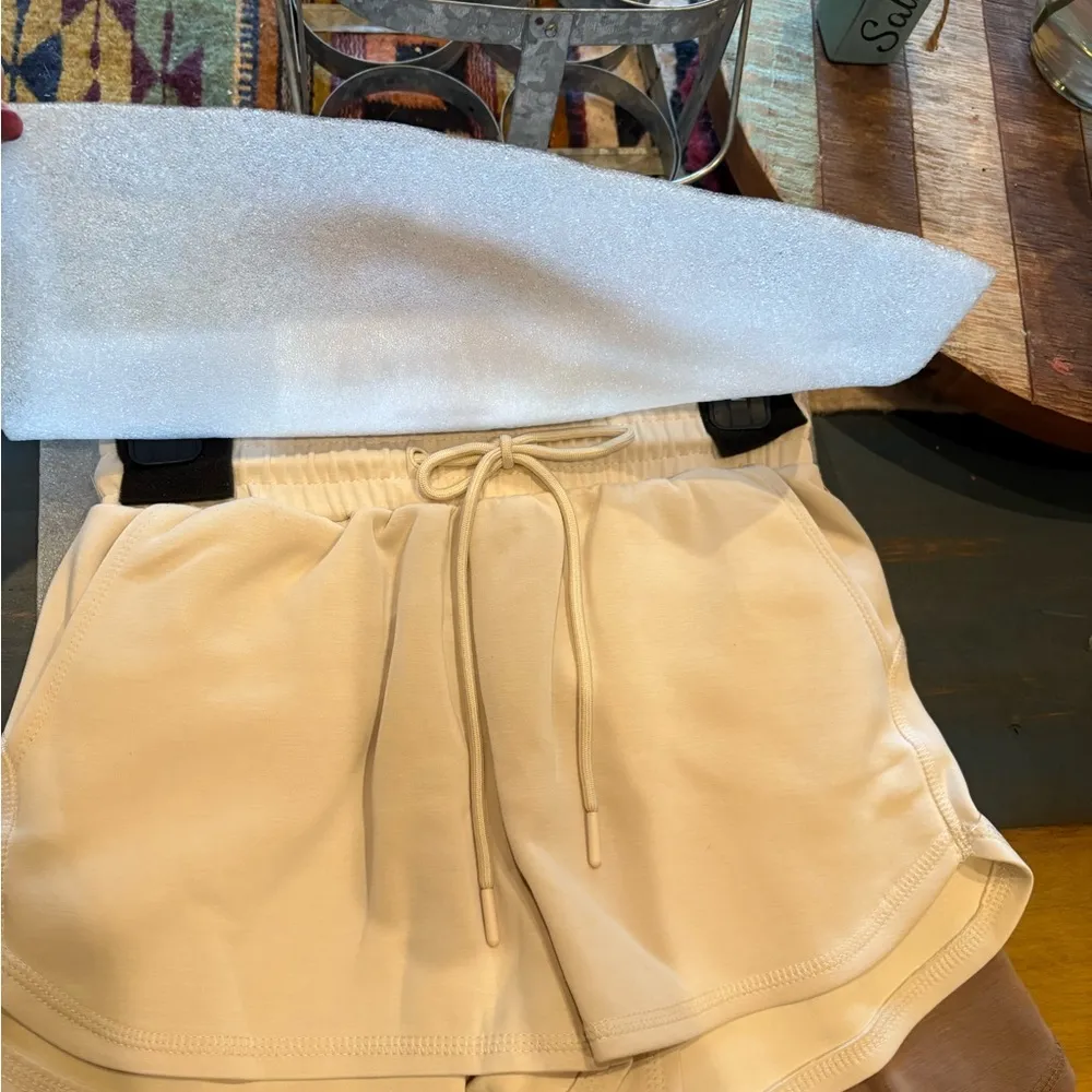 Always Cream and Tan Athletic Shorts for Active Comfort Size XS - Image 4