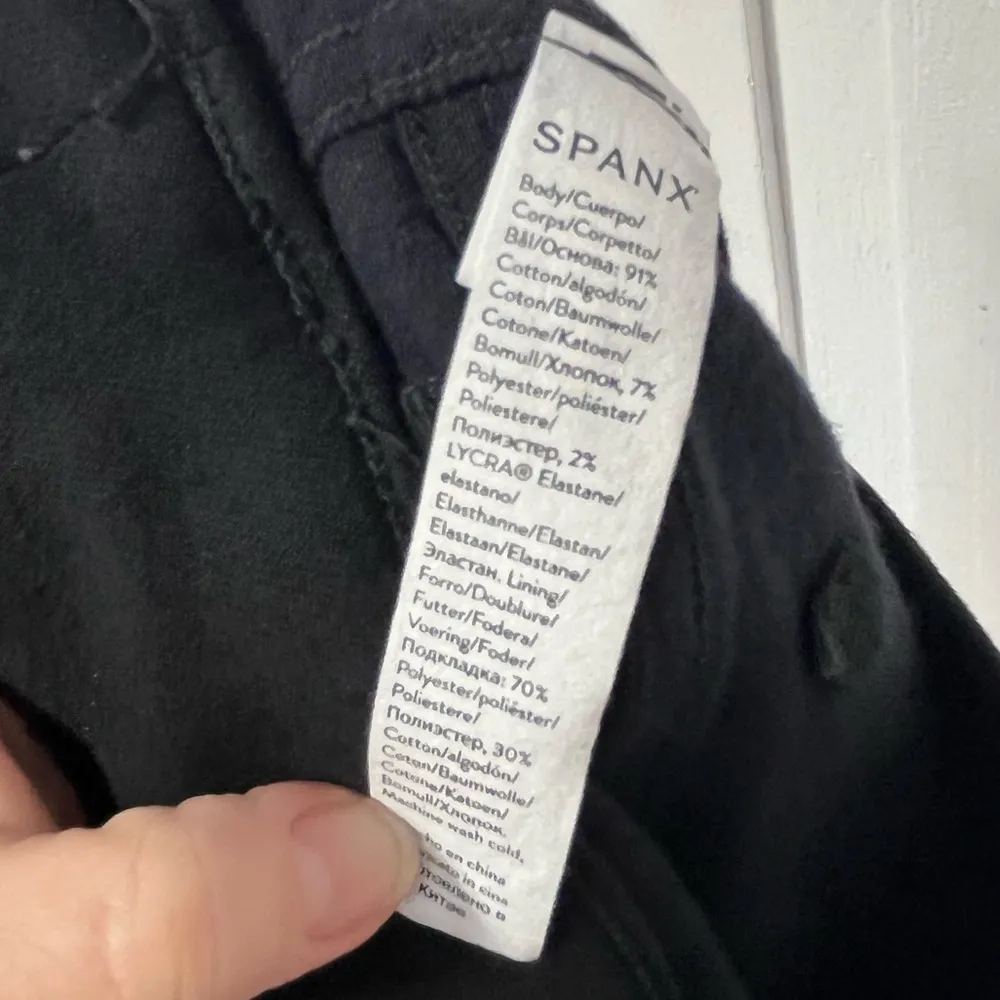 Spanx  Black every wear ankle Jeans medium petite - Image 6