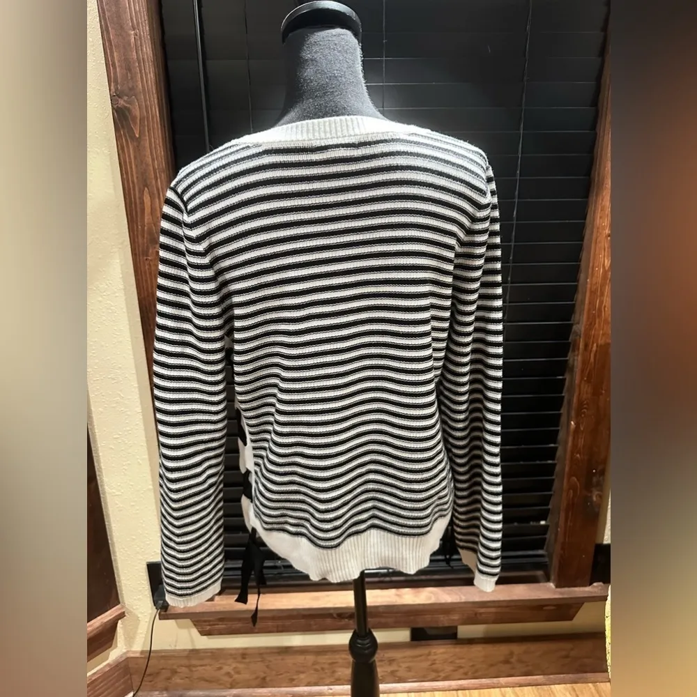 Cupid Black and White Striped Pullover Sweater Lace Up Sides Large - Image 5