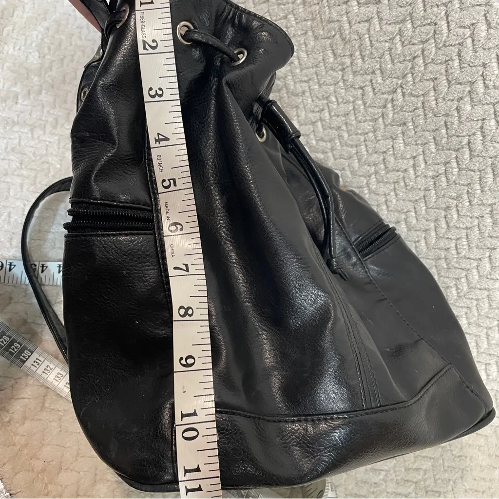 Vtg First Issue Liz Claiborne Drawstring Bucket Bag Black Faux Leather 90s 80s - Image 11