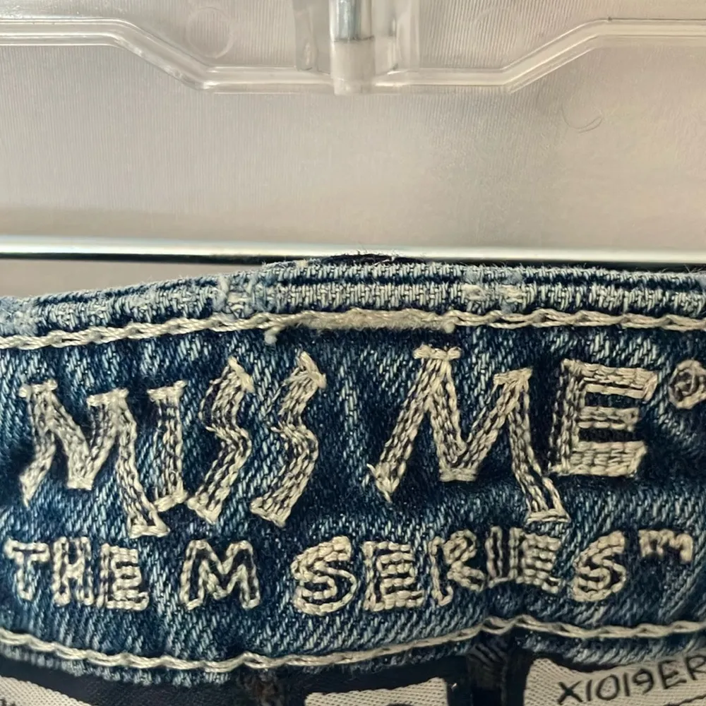 Miss Me: Tulip Color (X1019ER) Distressed Blue Jeans- Easy Boot- 28 - Image 2