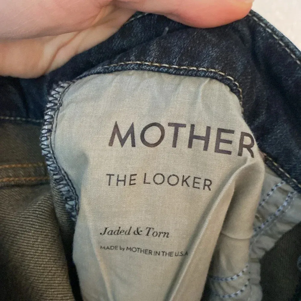 MOTHER 27 The Looker Ankle Fray Jeans in Jaded & Torn Blue - Image 7