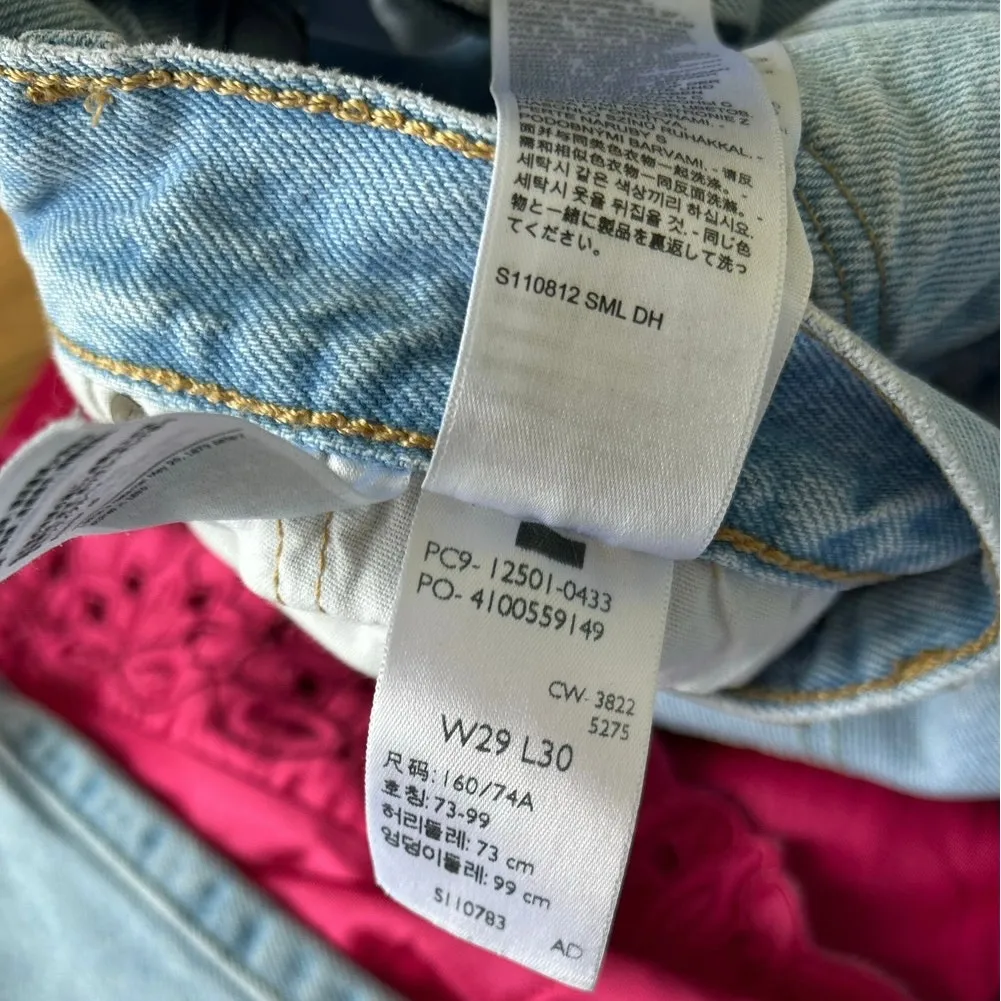 Levi Strauss & Co Women's 501 150th Anniversary Light Wash Floral Patch 29x30 - Image 7