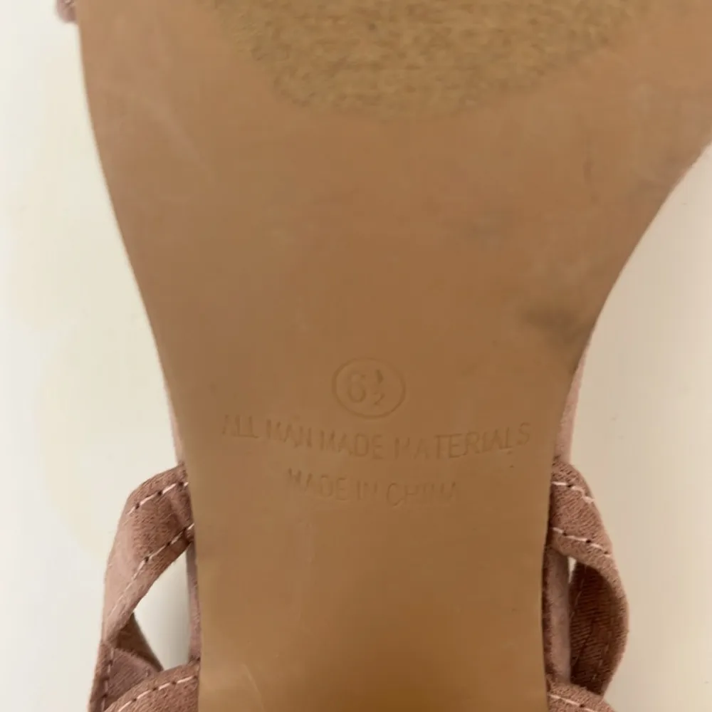 Lulu’s Suede Pink Gold Lace Up Strappy 3.5” Heel in Women’s Size 6.5 - Image 8