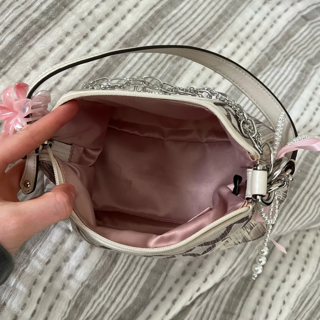 Coach Beige and Pink Shoulder Bag with Chain Detail - Image 6