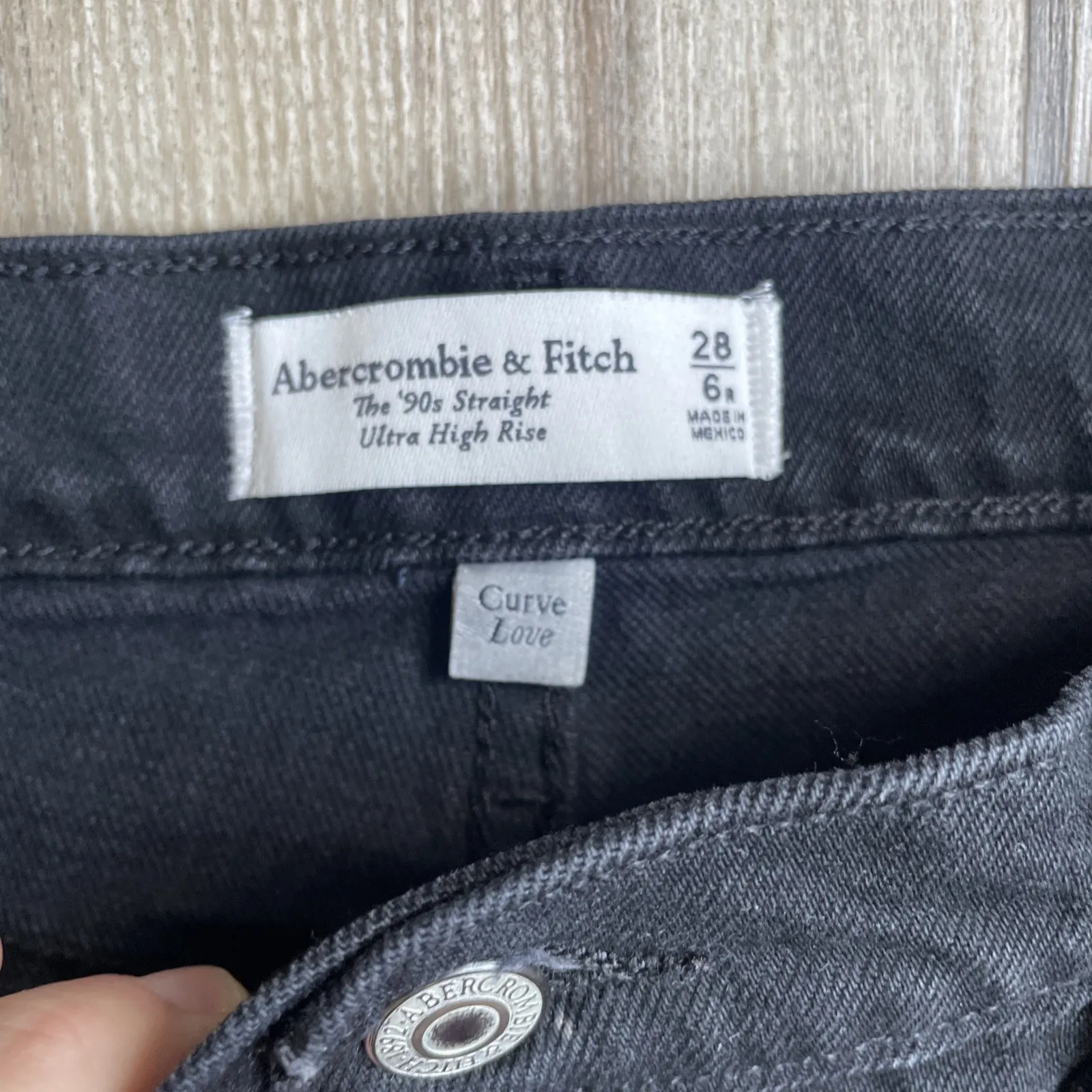 Abercrombie & Fitch The 90's Straight Ultra High Rise Jeans Women's 28 / 6 Black - Image 2
