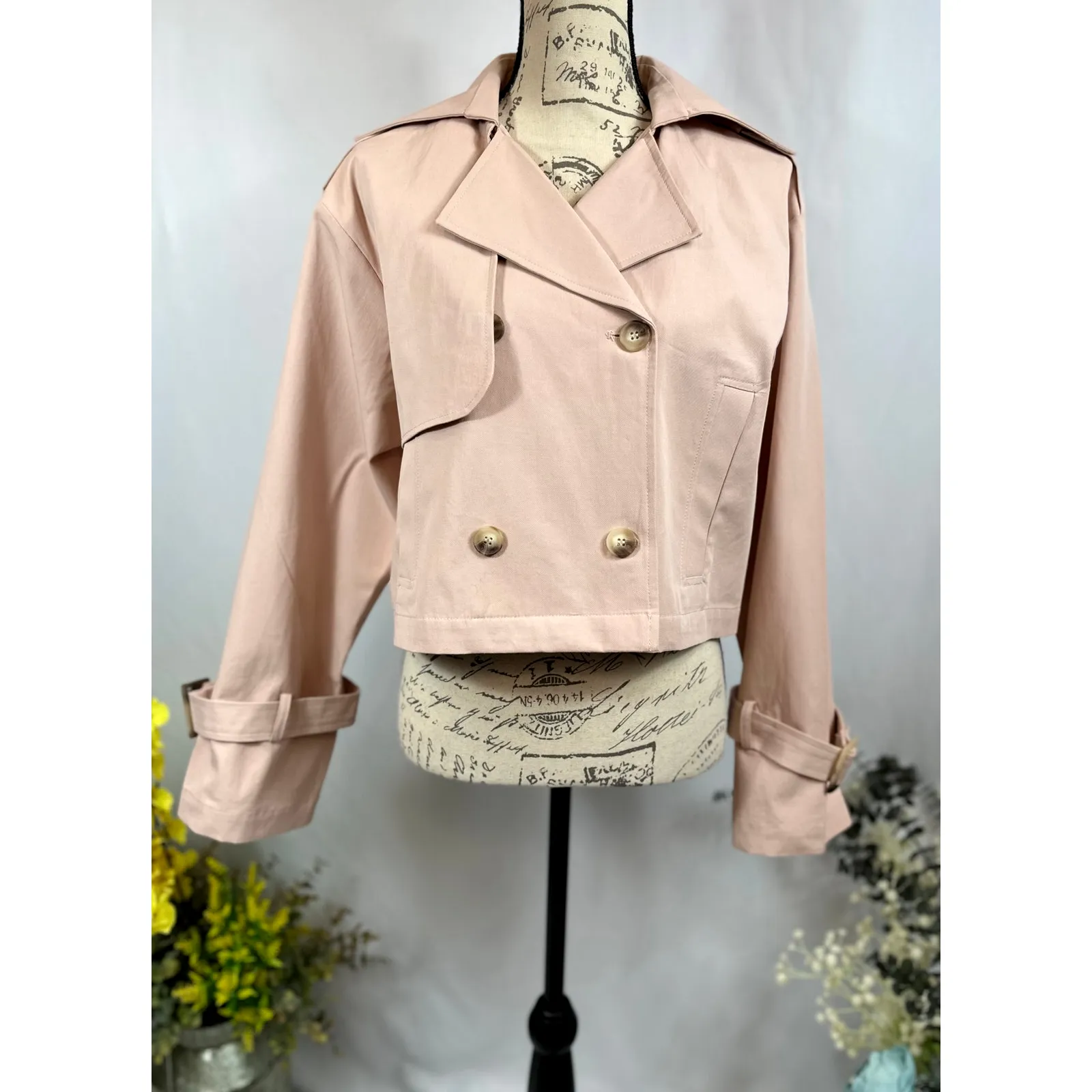Elodie Eleanor Cropped Buckle Cuff Trench Coat Baby Pink size M - Image 2