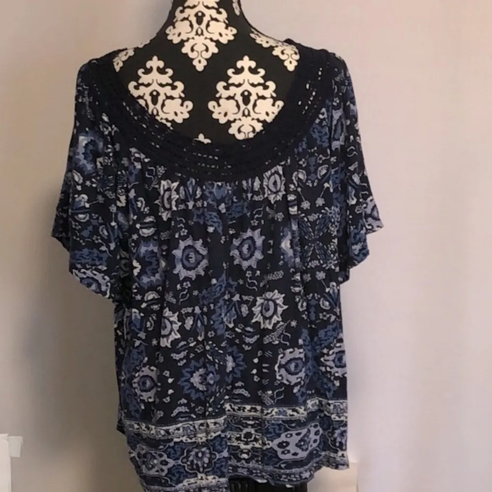 Short sleeve lightweight smock crochet neckline and boho look - Image 7