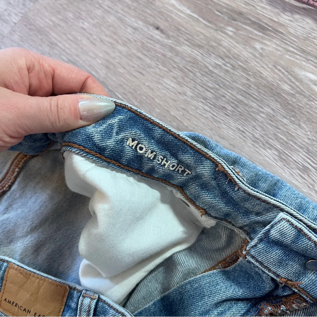American Eagle mom shorts high rise - Image 6