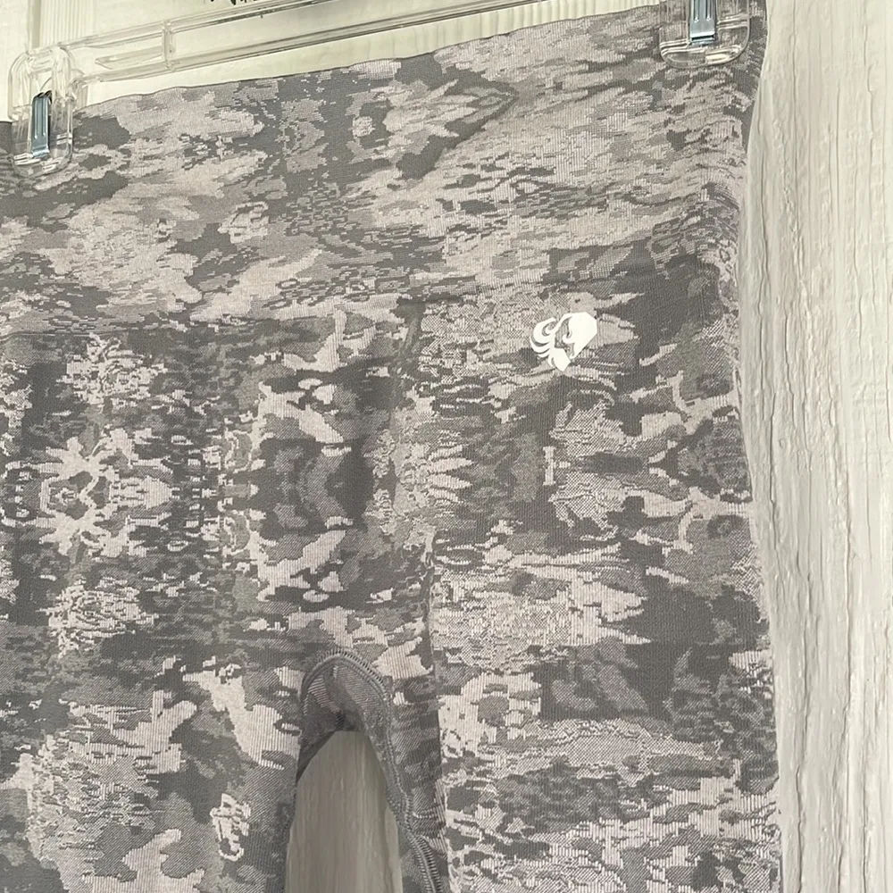 women's best Women’s Best Workout Leggings - Image 2