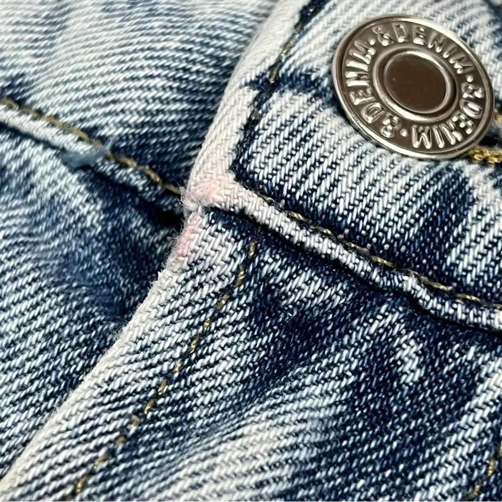 H&M denim jean shorts size 4 loose straight high waist distressed frayed hem - Image 11