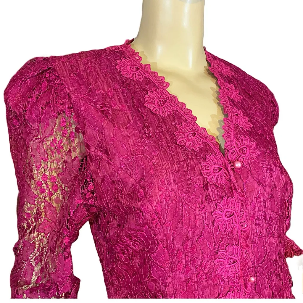 IN THE MOOD VINTAGE 1990'S FUCSHIA PINK LACE STRUCTURED BLOUSE (8) - Image 7