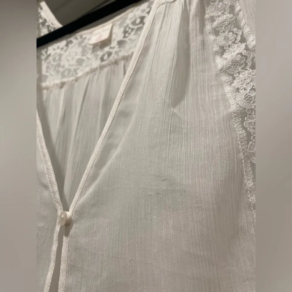 VTG 90s  White Lace & Sheer Button-Up V-Neck Tank Top - M - Image 9