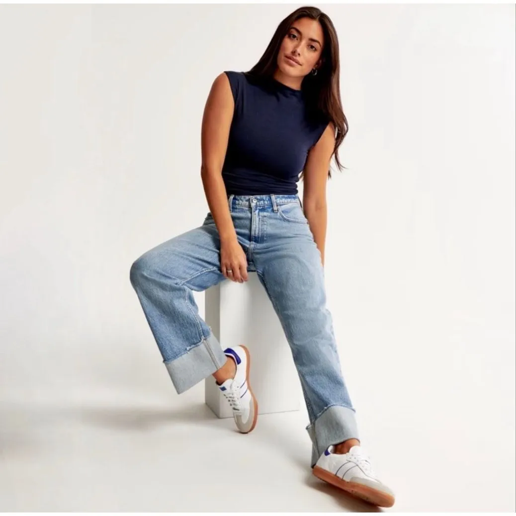 Abercrombie & Fitch Curve Love Mid Rise Baggy Jeans - Image 2