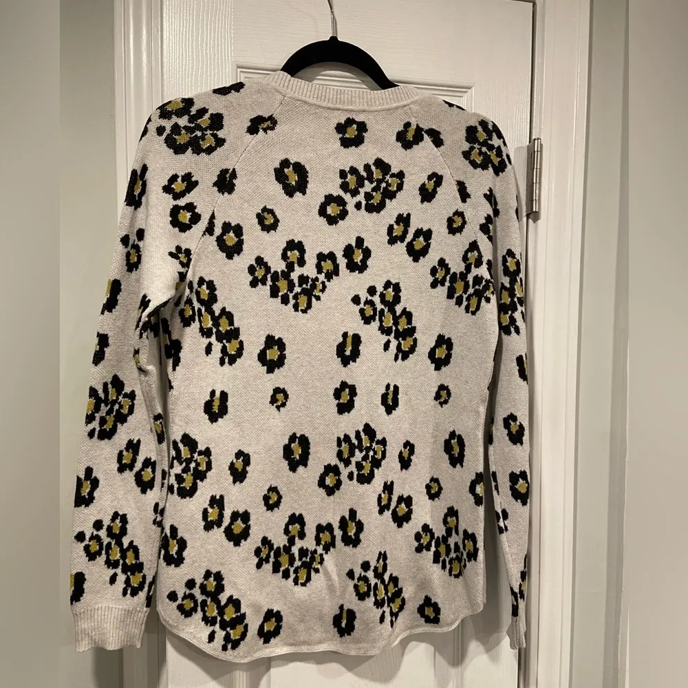 Cabi Kiki Leopard Print V Neck Button Front Knit Cardigan Gray Black Size S - Image 8