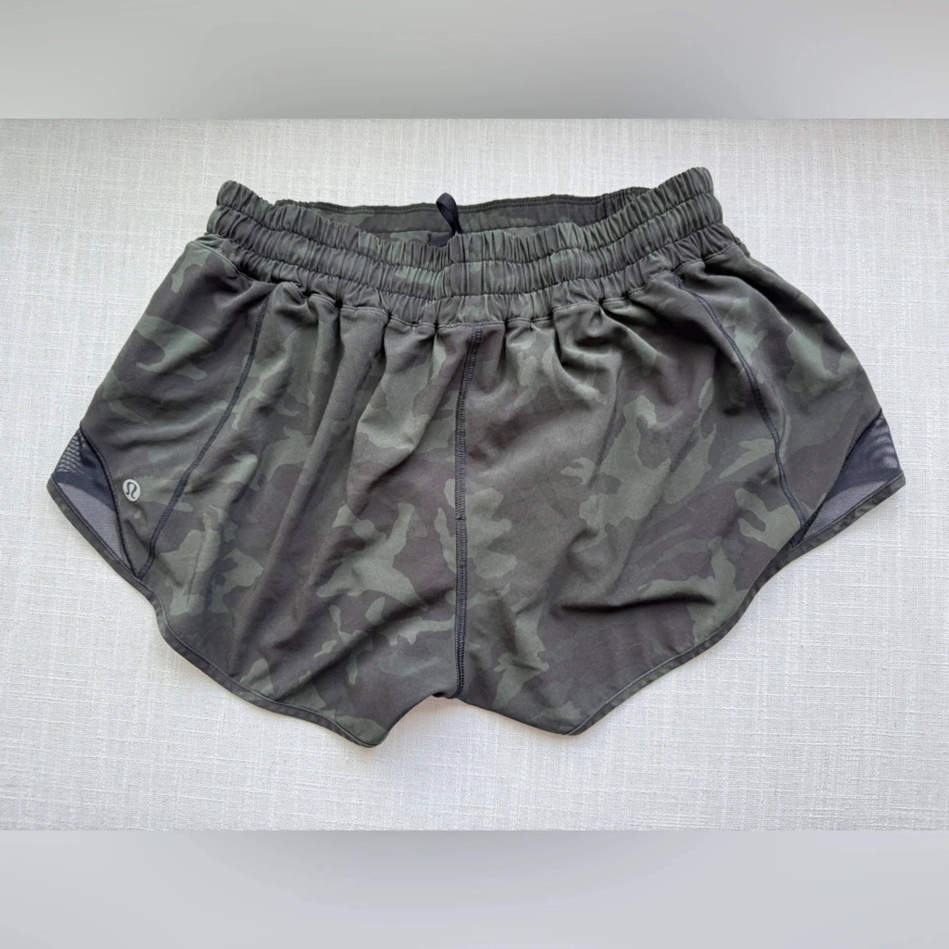 Lululemon Hotty Hot Short Incognito Camo Multi Gator Green / Black | Size 8 - Image 6