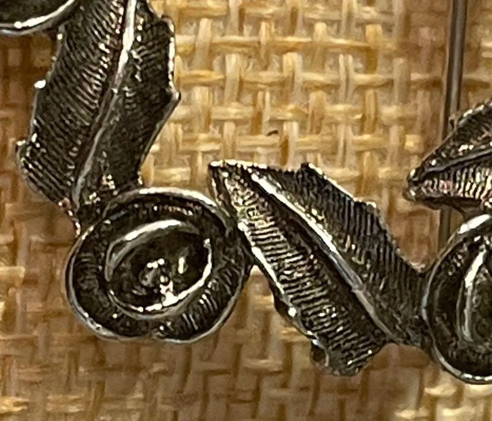 Vintage Sarah Coventry silver tone pin brooch flower rose leaf wreath 1 3/8" - Image 2