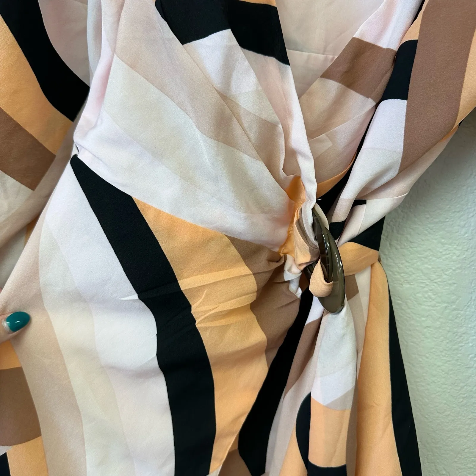 Hutch Geo Wrap Mini Dress Long Sleeve Patterned Pink Combo Size Medium Petite - Image 4