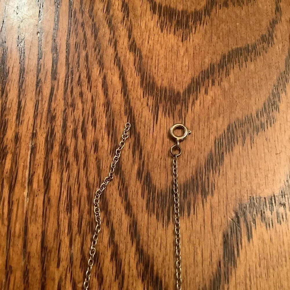 Gold LOVE Necklace - Image 3