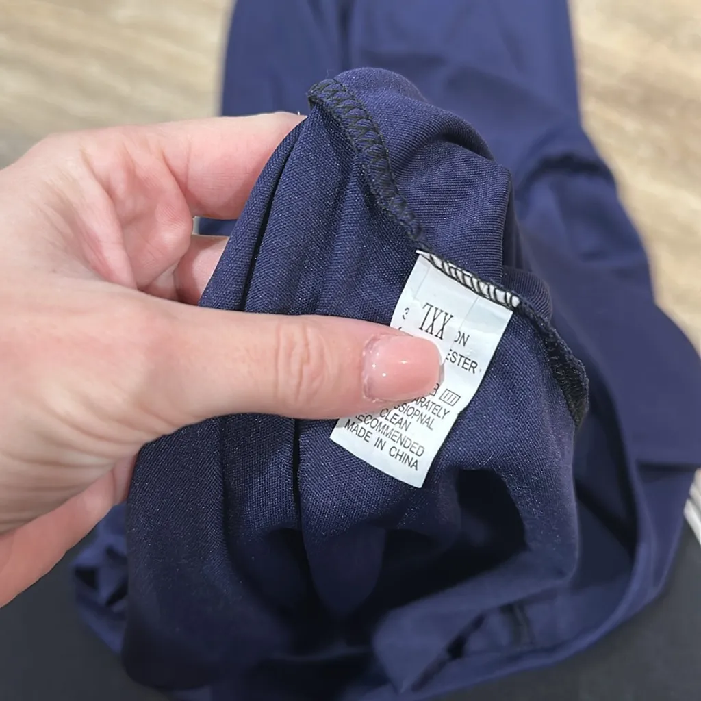 NWOT super silky and stretchy XXL navy blue jumpsuit - Image 4