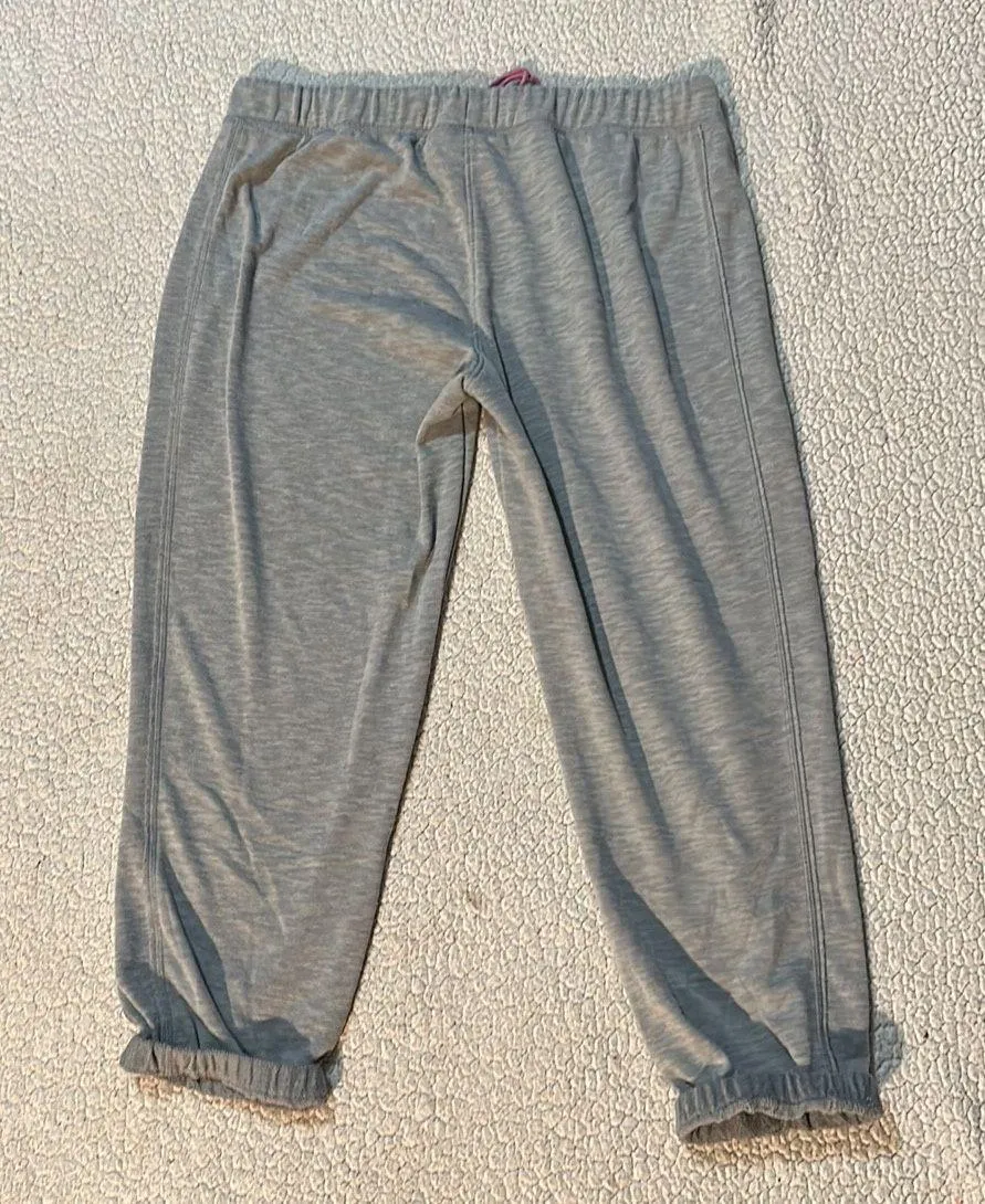 Semi-Fitted Capris - Image 3