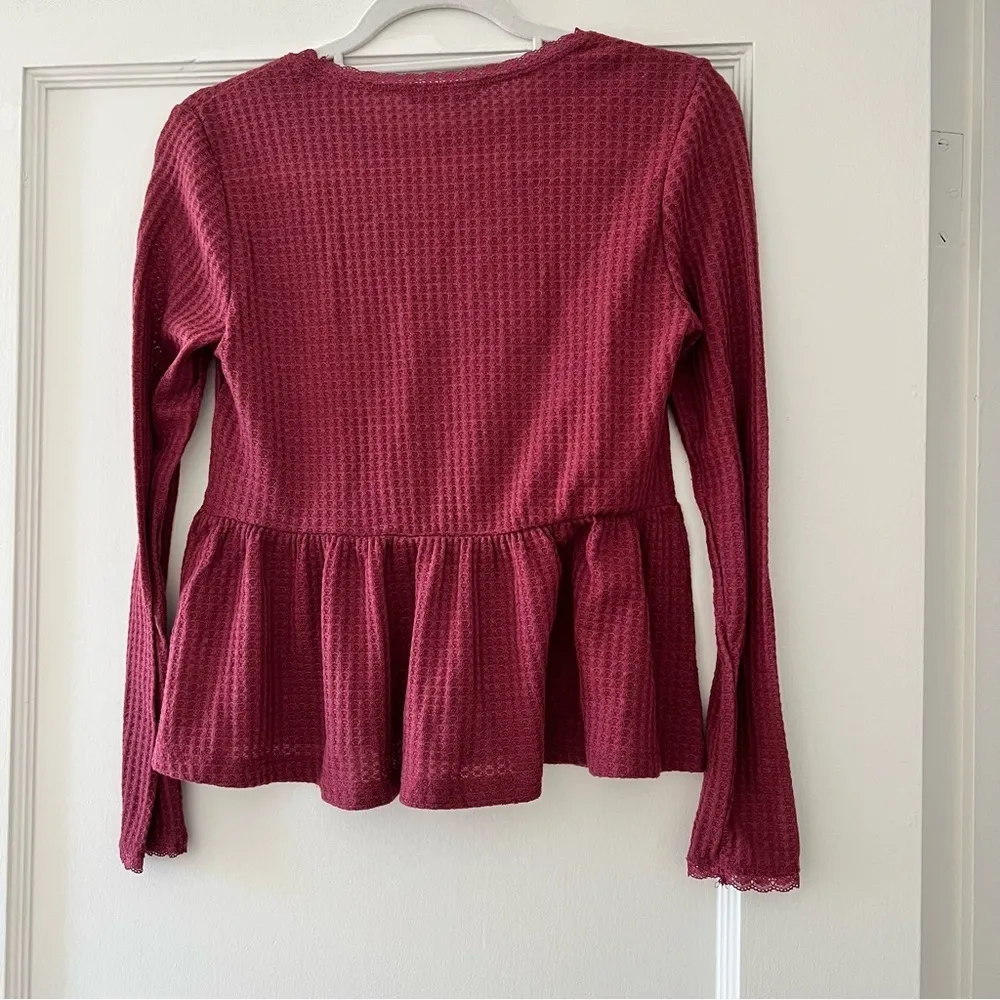 ⭐️  SHEIN Red Waffle Knit Long Sleeve Lace Trim Peplum Top XSmall EUC - Image 5