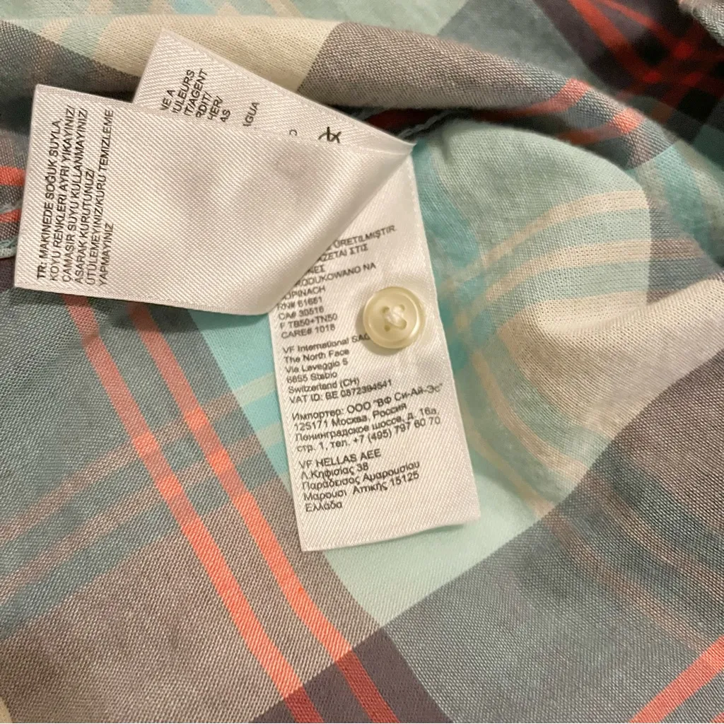 North Face Women’s Button Down Shirt - Image 6