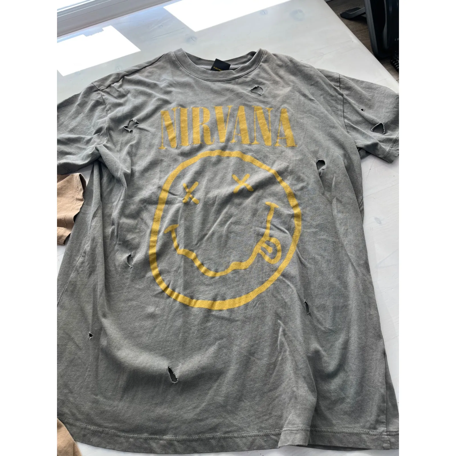 Nirvana Smiley Face T-Shirt Gray Distressed & Pink Floyd Cotton‎ On Graphic Tee - Image 2